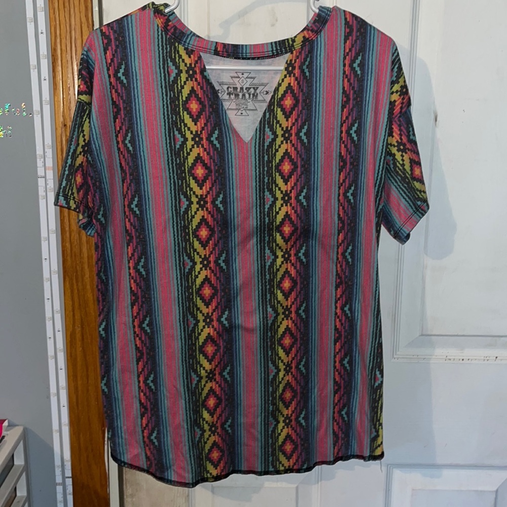 Azteck V-Neck t-shirt